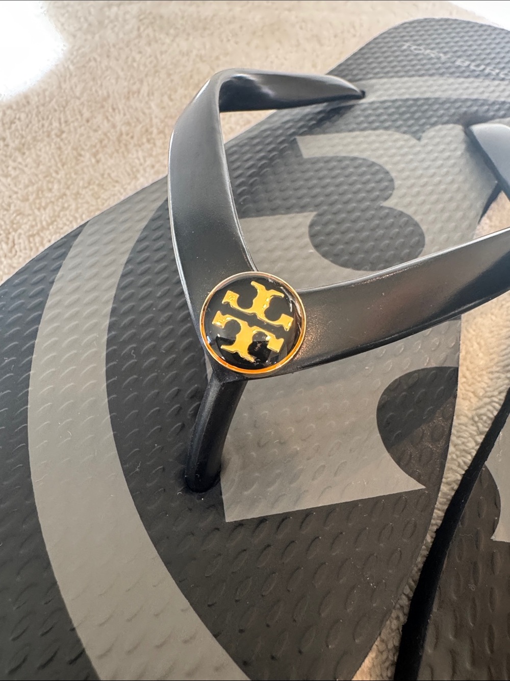 Tory Burch NWOT Black and Gray Logo Flip Flops Women’s 8 - Picture 4 of 11